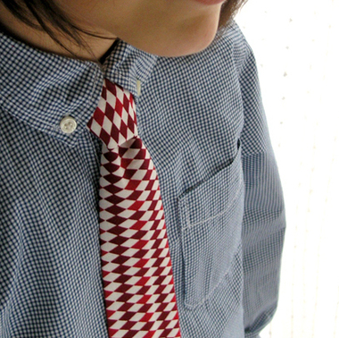 Kolorowy krawat z praktycznym zapięciem - kratka
